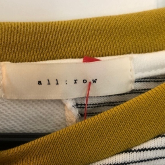 all:row | Multi Color Pattern Crop with 3/4 Sleeve Top - Picture 2 of 5